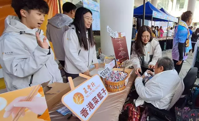 團隊義工與公眾一同共享歡樂時刻