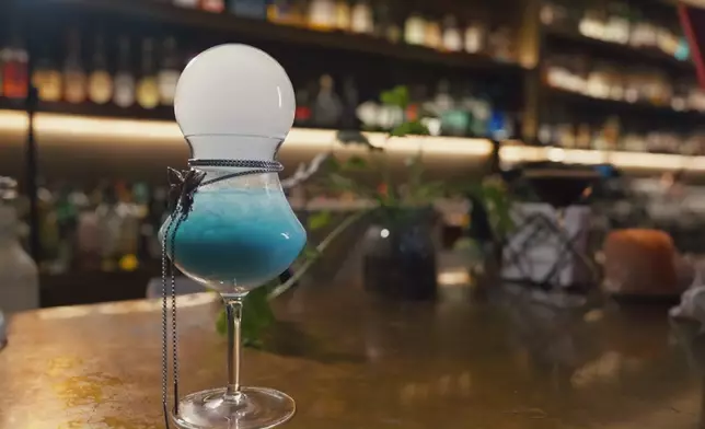 估唔到雞尾酒都可以咁多花臣，搞到啲姐姐們如癡如醉。