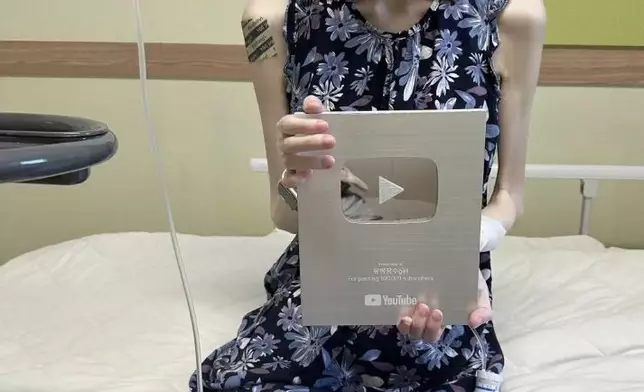 女網紅罹罕見腎癌暴瘦僅剩28KG，抗癌3年後不敵病魔逝世。影片截圖