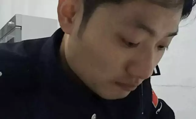 父親聽到兒子想念家常味即跨越2000公里赴雲南親手為兒做辣椒炒肉。影片截圖