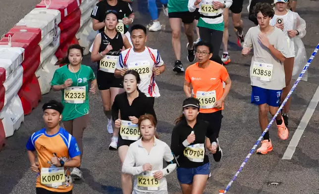 理大3,000人參與渣打香港馬拉松。