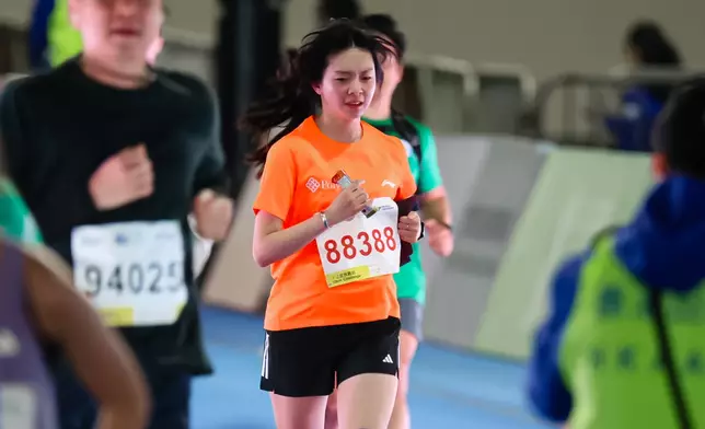 理大3,000人參與渣打香港馬拉松。