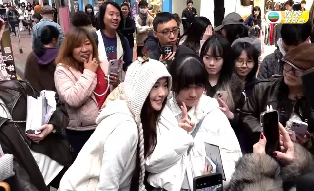 落區拉票嘅仲有丁子朗、戴祖儀同黃宗澤，黃宗澤嘅拉票現場好熱鬧呀。