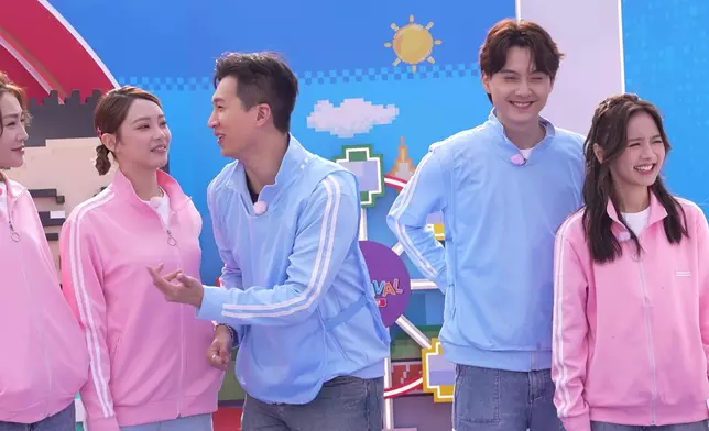 GM：「我未見過佢（笑到）露齒。」