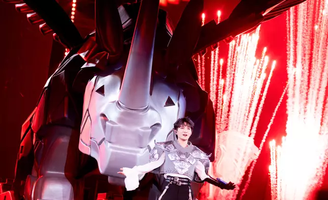 他大讚香港「生米」（粉絲）熱情直接，對遍布全港的地鐵主題通道、維港帆船等創意應援深感震撼。