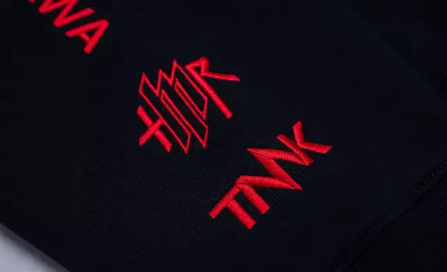 西川貴教親自設計官方周邊