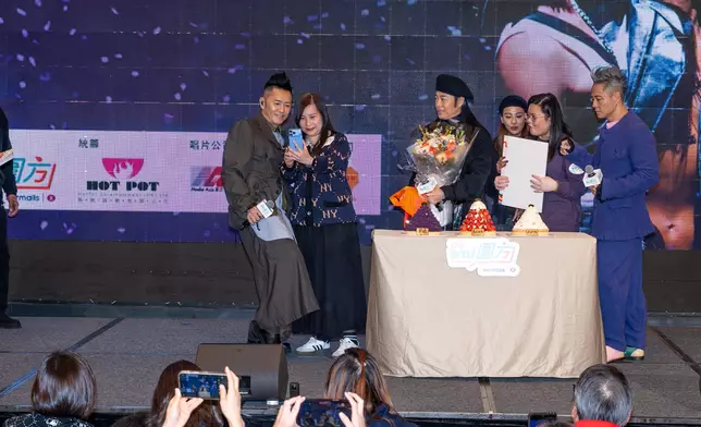 為壽星仔阿智慶生。