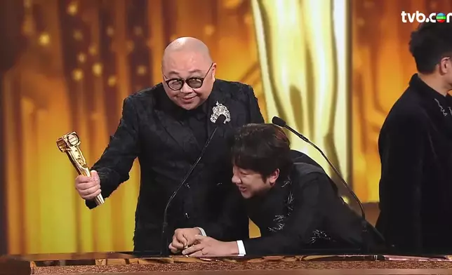 《萬千星輝頒獎典禮2025》「三大片王」第二名「得獎宣言＋扑爛獎爆笑一刻」。