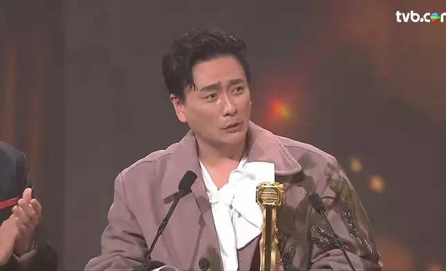 《萬千星輝頒獎典禮2025》「三大圖文王」第一名黃宗澤「入行27年終升呢雙料視帝」。