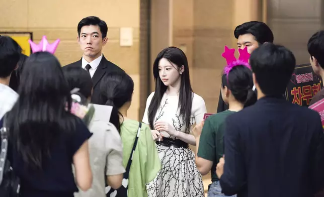 高允貞飾演全球頂級女星。Netflix官方圖片