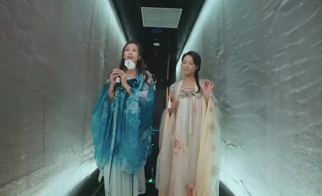 兩位姐姐似乎好適應「宋朝」嘅生活。