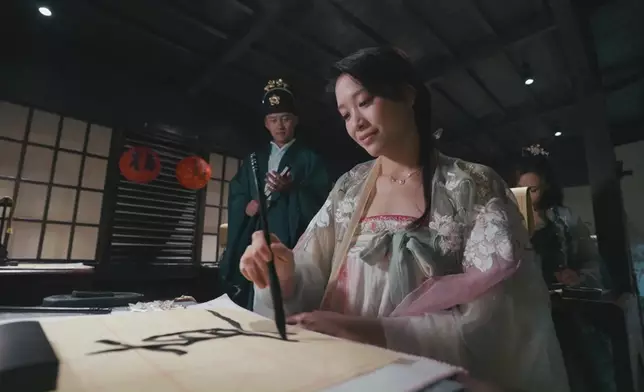 兩位姐姐似乎好適應「宋朝」嘅生活。