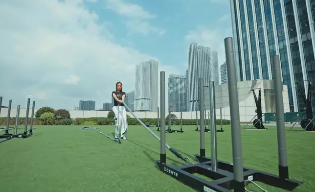 咪睇何沛珈玩到S晒身形咁，其實佢好渣！想知有幾渣，梗係要睇節目啦。