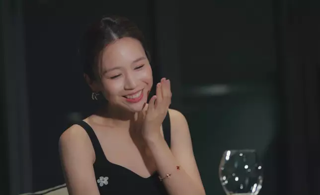 何沛珈食呢粒嘢個樣幸福到哩！到底咩咁好食。