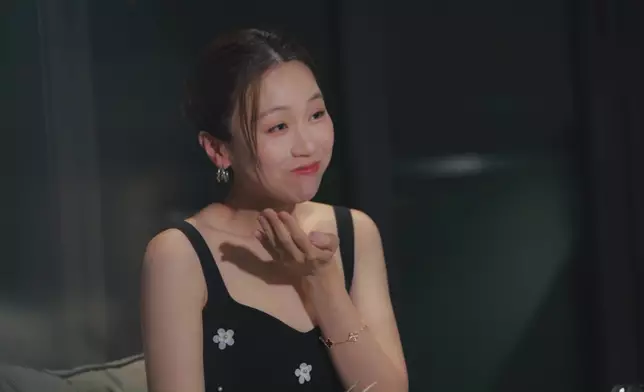 何沛珈食呢粒嘢個樣幸福到哩！到底咩咁好食。