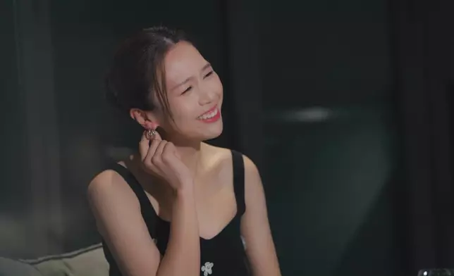 何沛珈食呢粒嘢個樣幸福到哩！到底咩咁好食。