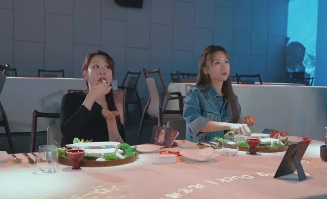 呢餐飯有得食有表演睇之餘，仲可以感受內地七省嘅文化。