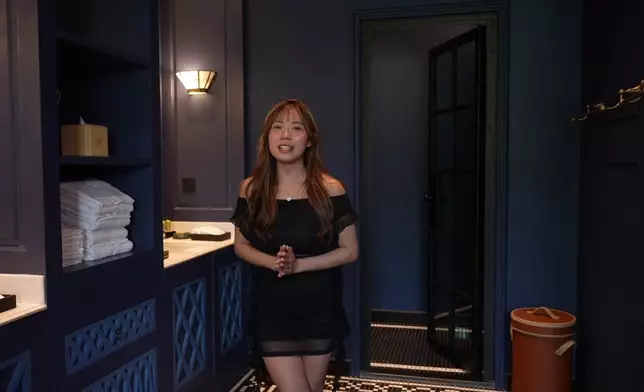 Roger跟波波介紹一間附英式管理的酒店。