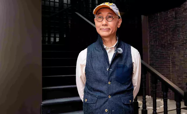 演出前夕，他特意前往荔灣區探訪養母譚秀珍女士的故居。