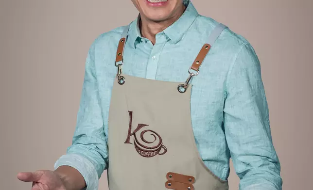 今次黃浩然飾演的高立仁是一位從磨鍊中萃取智慧、既成熟穩重又風趣幽默的智者，也是推進劇情的重要人物。