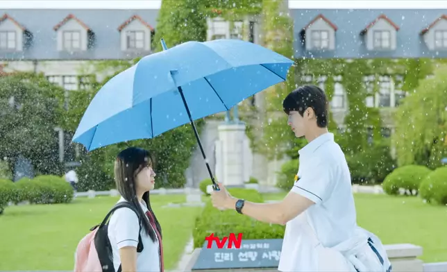 《背著善宰跑》。影片截圖