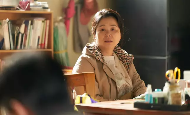 張惠珍飾主仁的媽媽。安樂影片提供圖片