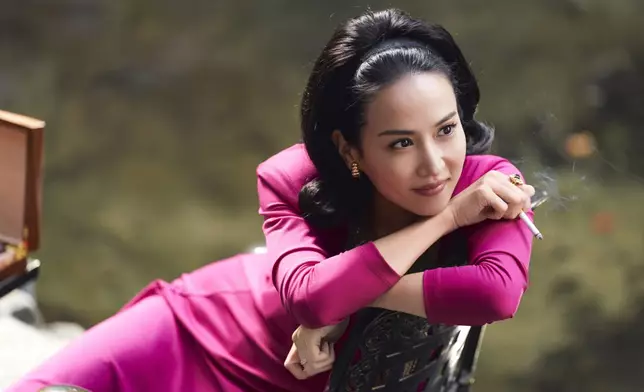 曹汝貞飾演經營高級招待所的老闆娘裴錦至。Disney+提供圖片