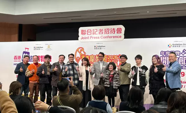 大會亦安排了多元化的舞台節目，包括多位經典歌手演唱金曲等。巴士的報記者攝