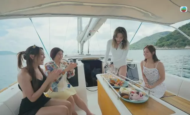 戴祖儀「顏值」經常成為焦點及被搞氣氛重點。