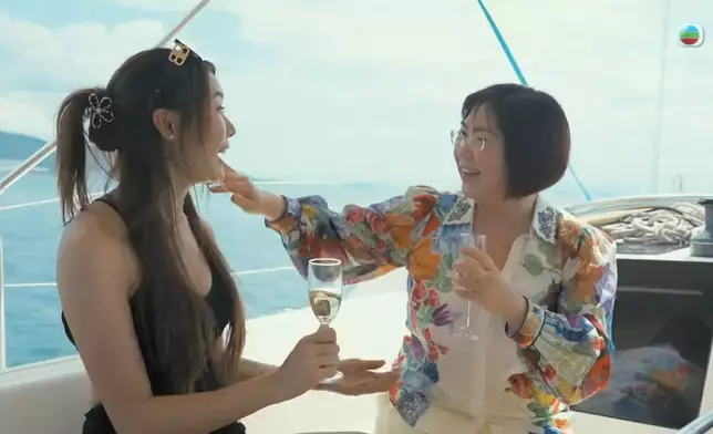 戴祖儀「顏值」經常成為焦點及被搞氣氛重點。