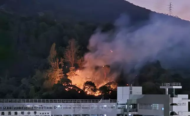 畫眉山附近山火。Jacky Chim FB