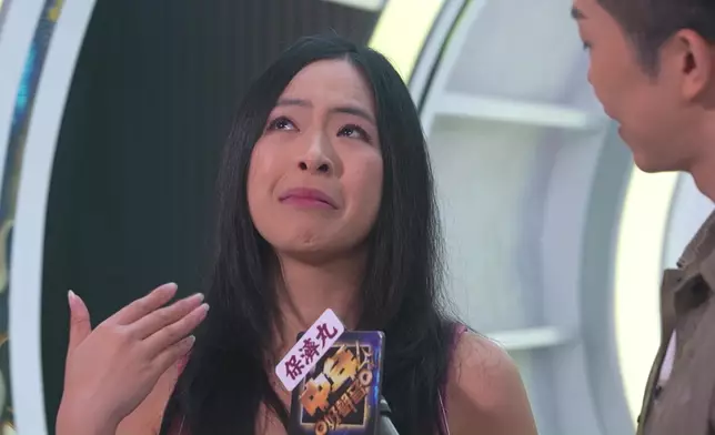 許美琪談及感謝一直支持的丈夫時感動落淚。