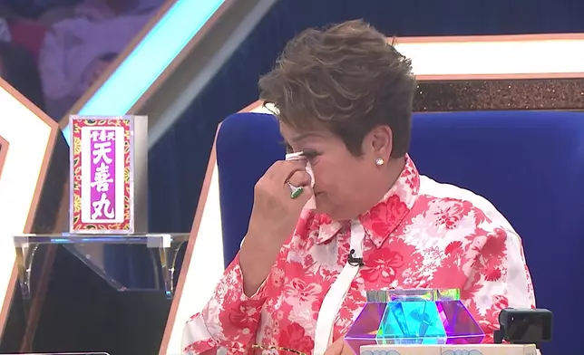 台下的肥媽聽畢既感動又激動。