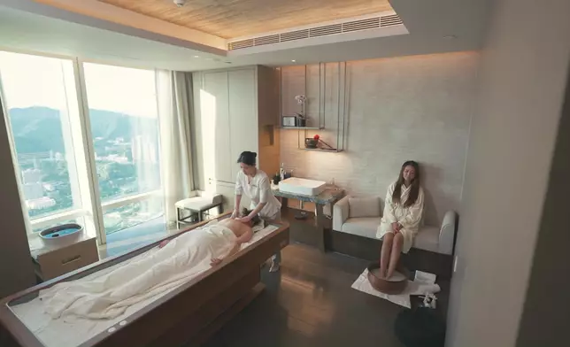 吳若希歎嘅呢個spa勁正。