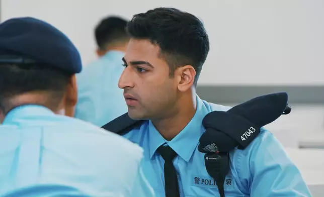 成家宏警察制服Look都好睇。