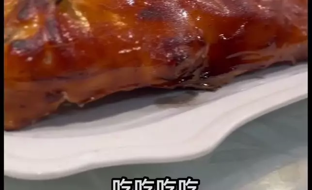 喬寶寶曾拍片「自嘲」兼解構自己點解咁肥，無非都係因為「食」。（圖片來源：喬寶寶IG截圖）