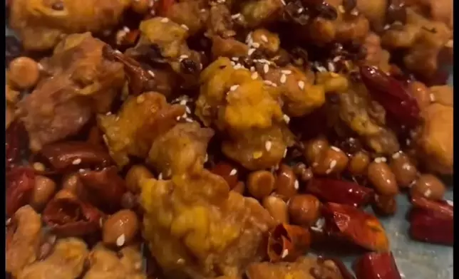 喬寶寶曾拍片「自嘲」兼解構自己點解咁肥，無非都係因為「食」。（圖片來源：喬寶寶IG截圖）