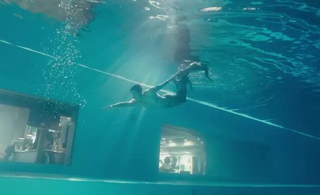 呢位就係網紅「男美人魚」教練。