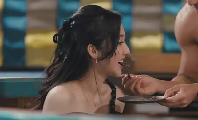 呢位「真空圍裙男」好似綜藝感唔錯。