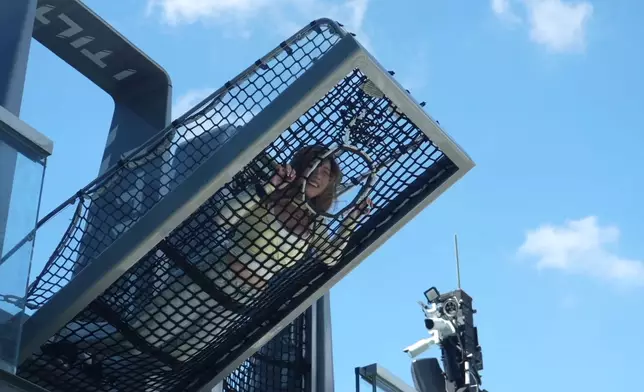 玩不到10秒波波已嚇到叫救命。