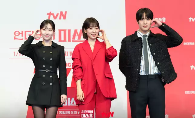 河潤景、朴信惠、曹瀚結等主演陣容出席，未見男主角高庚杓身影。tvN Drama圖片