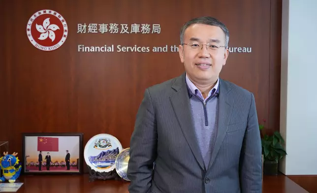 財經事務及庫務局長許正宇(巴士的報攝)