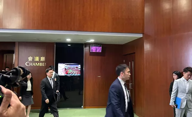 新一屆立法會召開首次會議，行政長官李家超在大會中發言。巴士的報記者攝