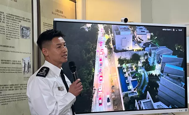 山頂分區指揮官李國耀指，區內豪宅依山而建令巡查困難，無人機可利用熱成像技術在叢林偵測可疑活動。