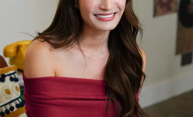 邢慧敏由模特兒轉戰演員。