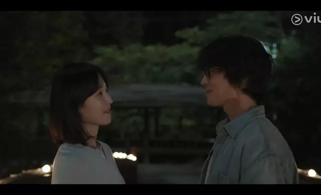 徐俊京（徐玄振飾）與朱道賢（張栗 飾）。Viu提供圖片