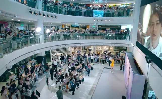 何廣沛陳曉華主演單元「假面人不認妻」反轉位勁多，對白亦寫得相當好。