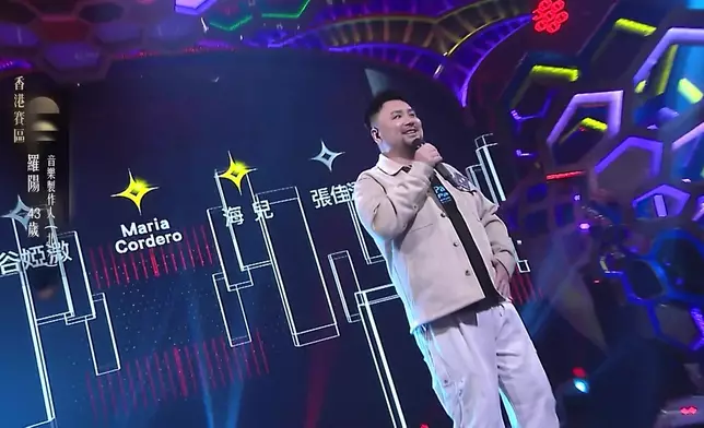 43歲音樂製作人羅陽，演唱《頭髮亂了》。