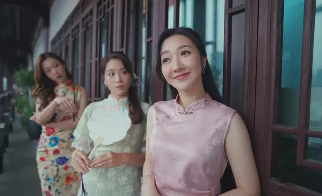 「旗袍三美」配以咁唯美嘅茶點同埋靚景，正。