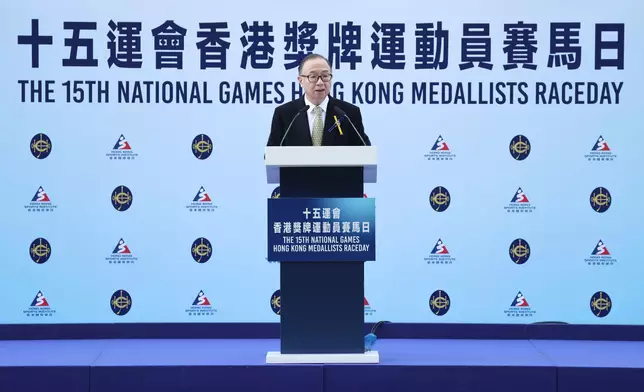 馬會主席廖長江向運動員致以衷心祝賀和感謝，在賽事展示堅毅不撓的香港精神，深受鼓舞。馬會透過「賽馬會優秀運動員獎勵計劃」向十五運會獎牌得主頒發獎金，勉勵他們再接再厲。